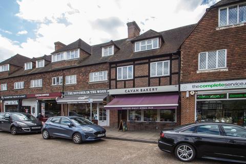 3 bedroom maisonette to rent, Station Approach, Hinchley Wood, KT10