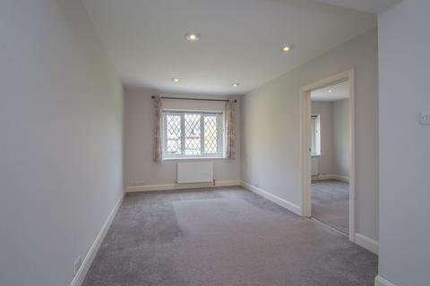 3 bedroom maisonette to rent, Station Approach, Hinchley Wood, KT10