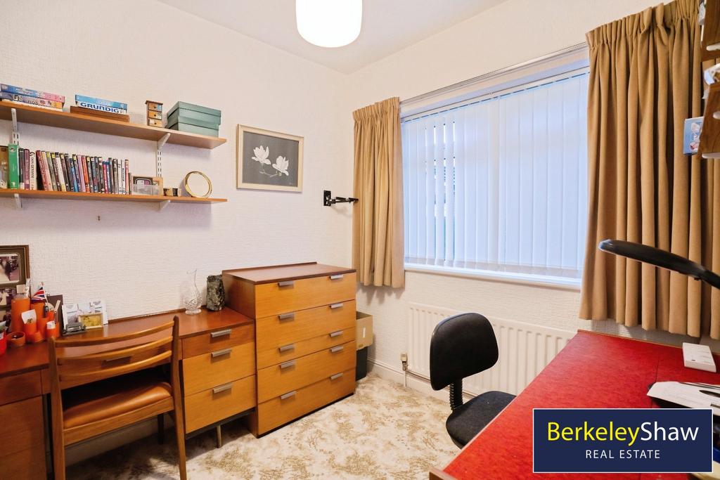 Bedroom 3/ Study