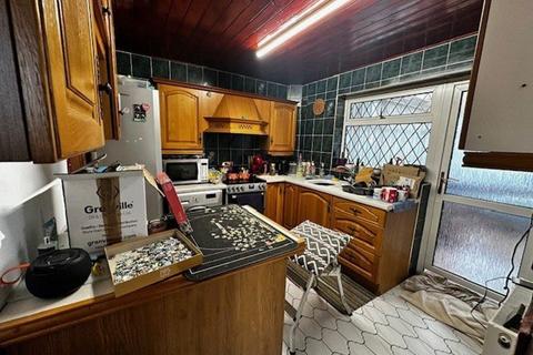 undefined, 14 St Saviours Road