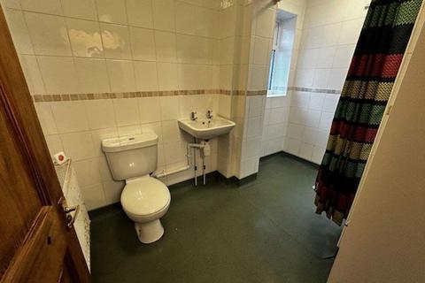 3 bedroom house to rent, 14 St Saviours Road