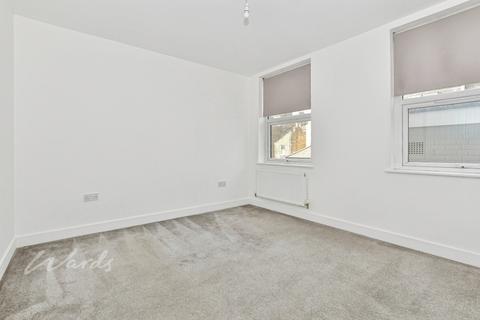2 bedroom flat to rent, Edgar Road Cliftonville CT9