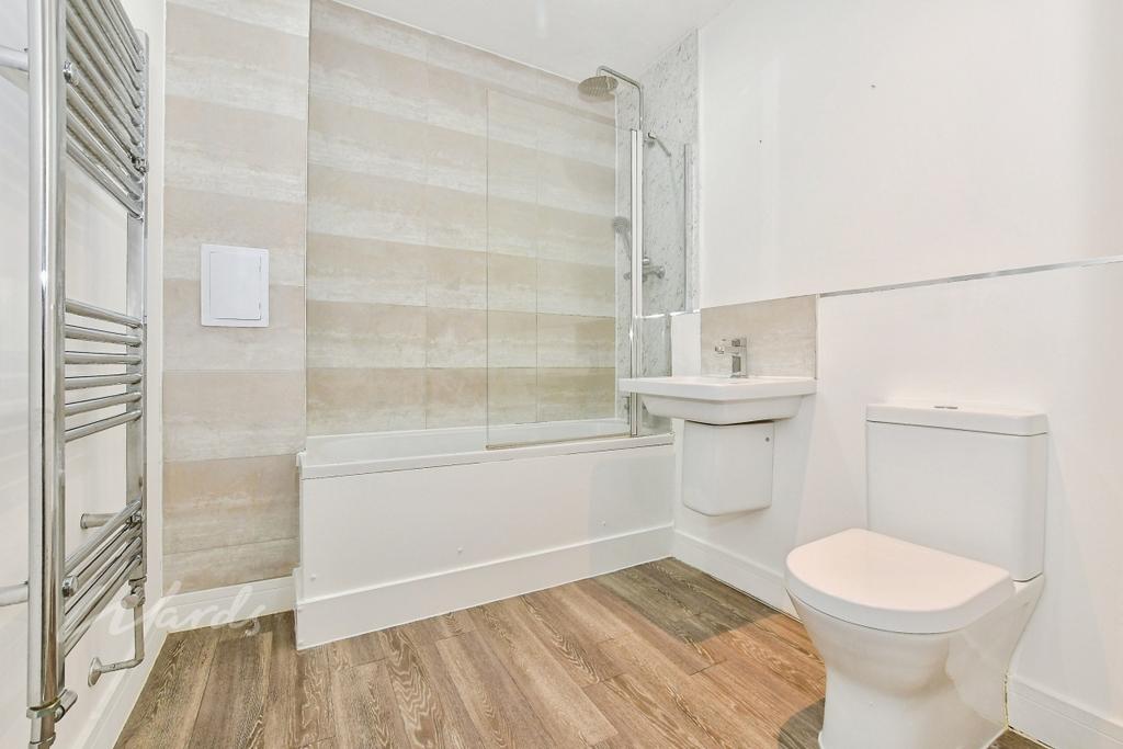 Edgar 64 bathroom...