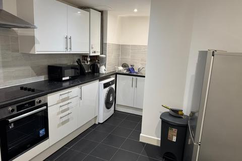 1 bedroom in a house share to rent, Old Kent Road, London SE15