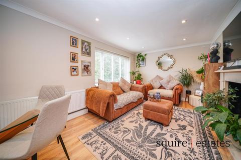 3 bedroom maisonette for sale, Chardins Close, Hemel Hempstead, HP1