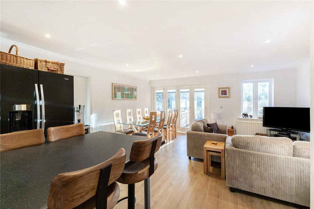 Kitchen/Dining
