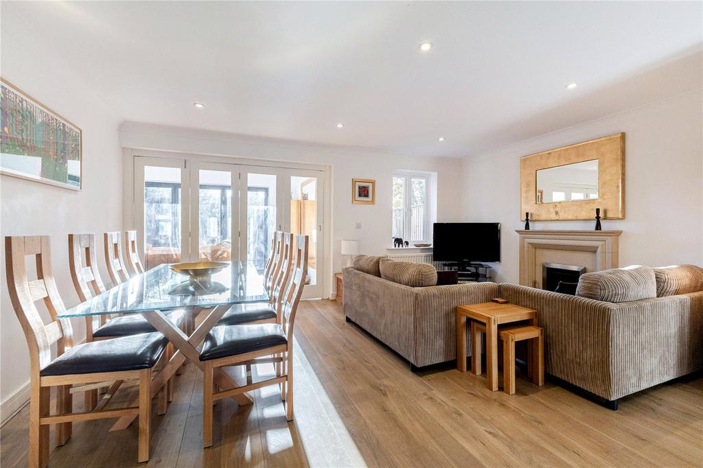 Dining/Sitting Room