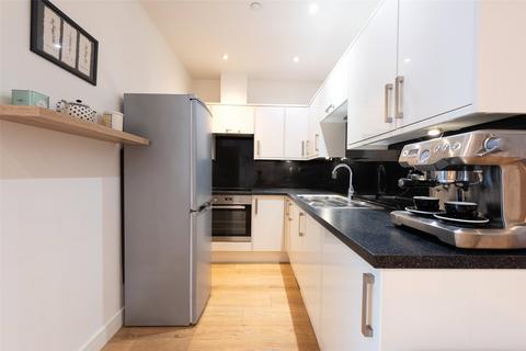 1 bedroom apartment for sale, Streatham High Road, London SW16