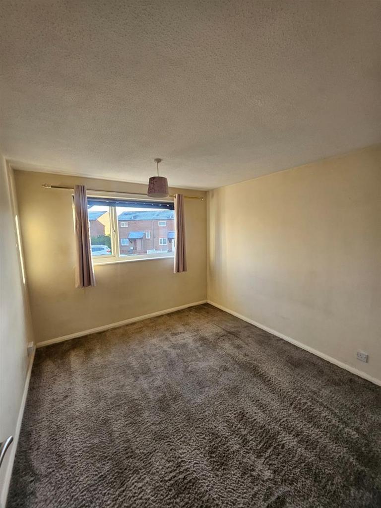 8a8f331d-Bedroom 201.jpg