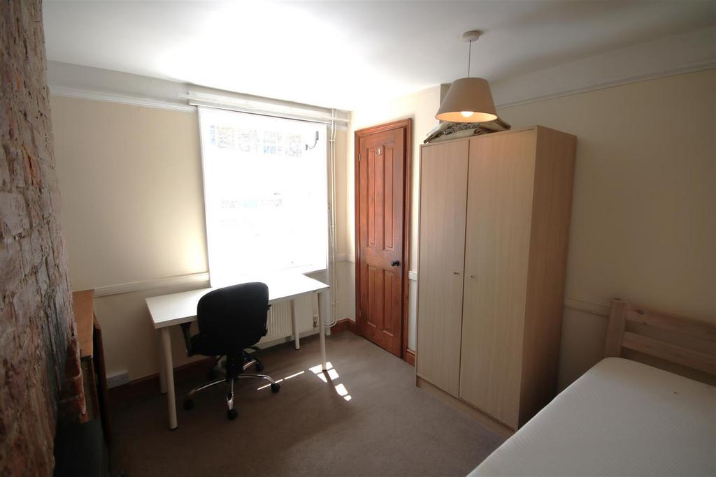 Bedroom 1b.JPG