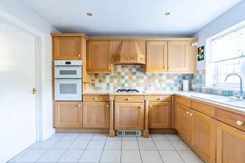 4 bedroom detached house for sale, Heyford End, Park Street AL2