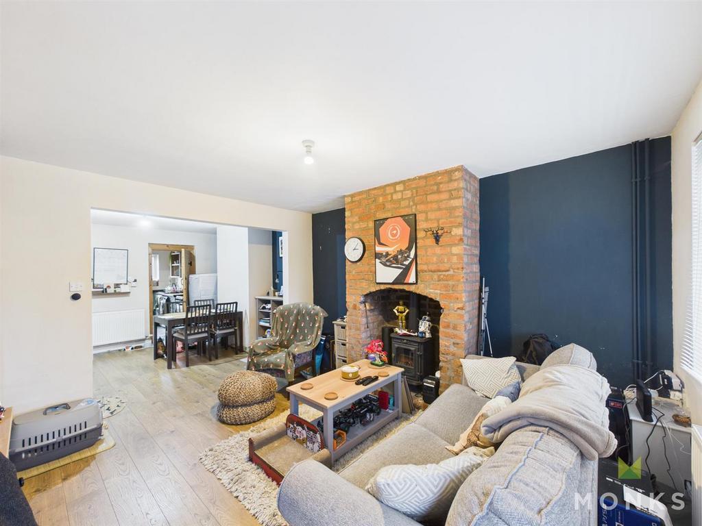 CAM01348 G0-PR0775-STILL001.jpg