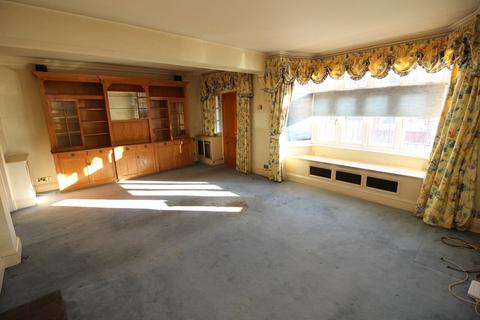 4 bedroom detached house for sale, Brockenhurst Avenue, Worcester Park KT4