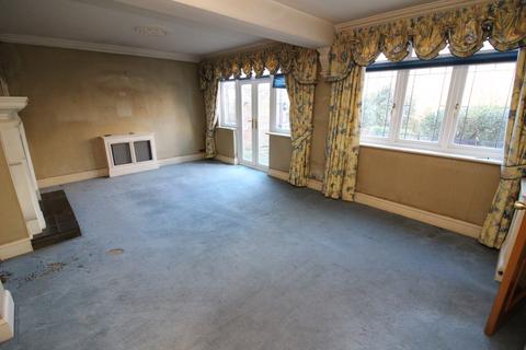 4 bedroom detached house for sale, Brockenhurst Avenue, Worcester Park KT4