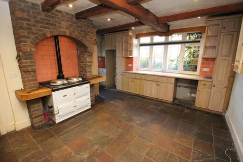 4 bedroom detached house for sale, Brockenhurst Avenue, Worcester Park KT4