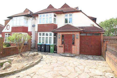 Brockenhurst Avenue, Worcester Park KT4