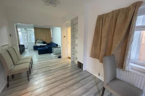 5 bedroom semi-detached house to rent, Logan Road, Wembley HA9