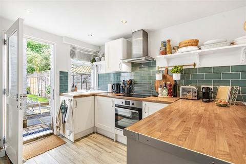 2 bedroom terraced house to rent, York Road, Kingston Upon Thames KT2