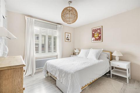 2 bedroom terraced house to rent, York Road, Kingston Upon Thames KT2