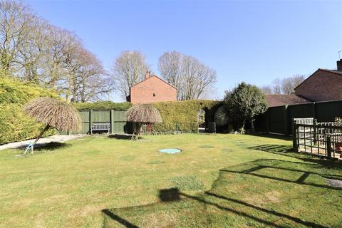undefined, Grange Close, Full Sutton