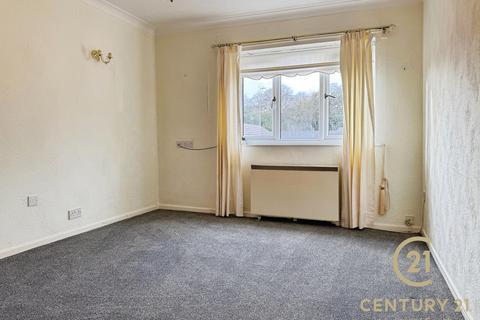 2 bedroom apartment for sale, Sylvan Court, Woolton, Liverpool, L25