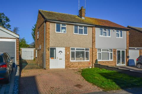 3 bedroom semi-detached house for sale, Honeysuckle Close, Pilgrims Hatch, Brentwood