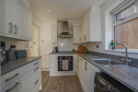 3 bedroom semi-detached house for sale, Honeysuckle Close, Pilgrims Hatch, Brentwood