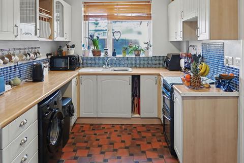3 bedroom semi-detached house for sale, Manor Road, Banbury