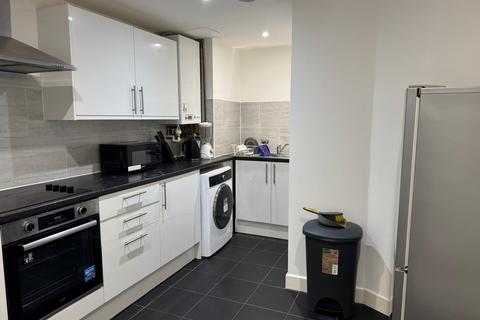 1 bedroom in a house share to rent, Old Kent Road, London SE15