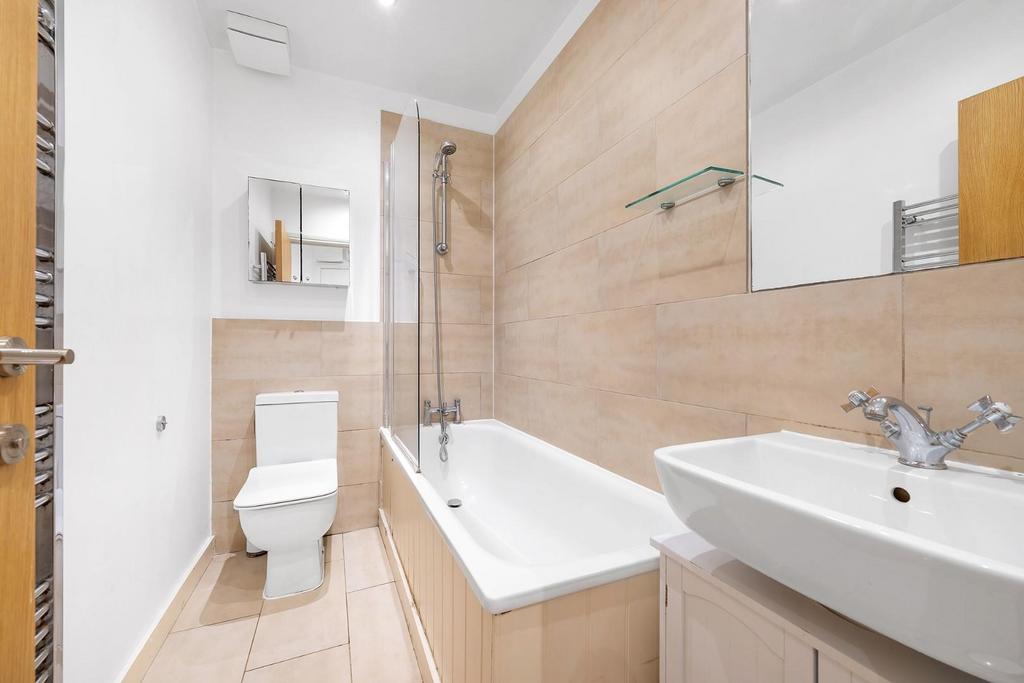 Bathroom.JPG