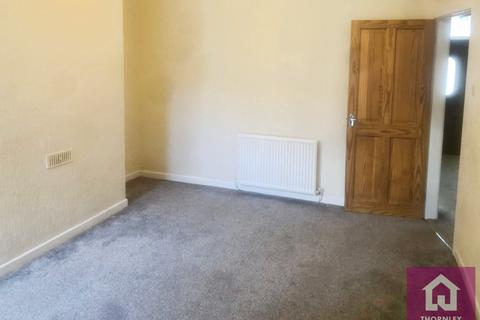 3 bedroom terraced house to rent, Graham Road, Salford, M6