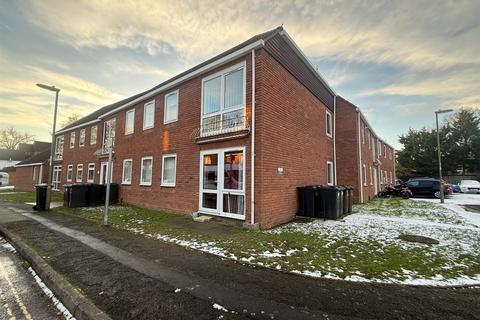 2 bedroom flat to rent, The Firs, Lynwood Drive, Andover, SP10 3BA