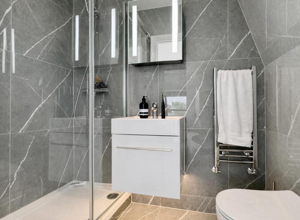 Shower room.png
