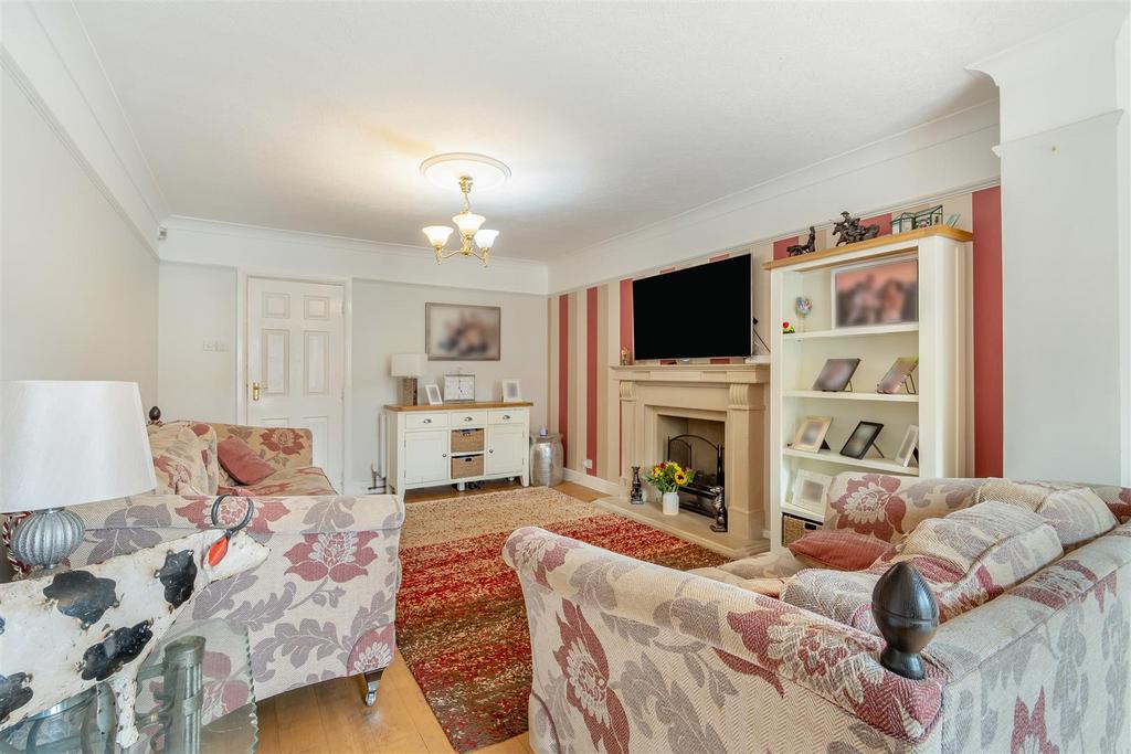 8608373-interior12.jpg