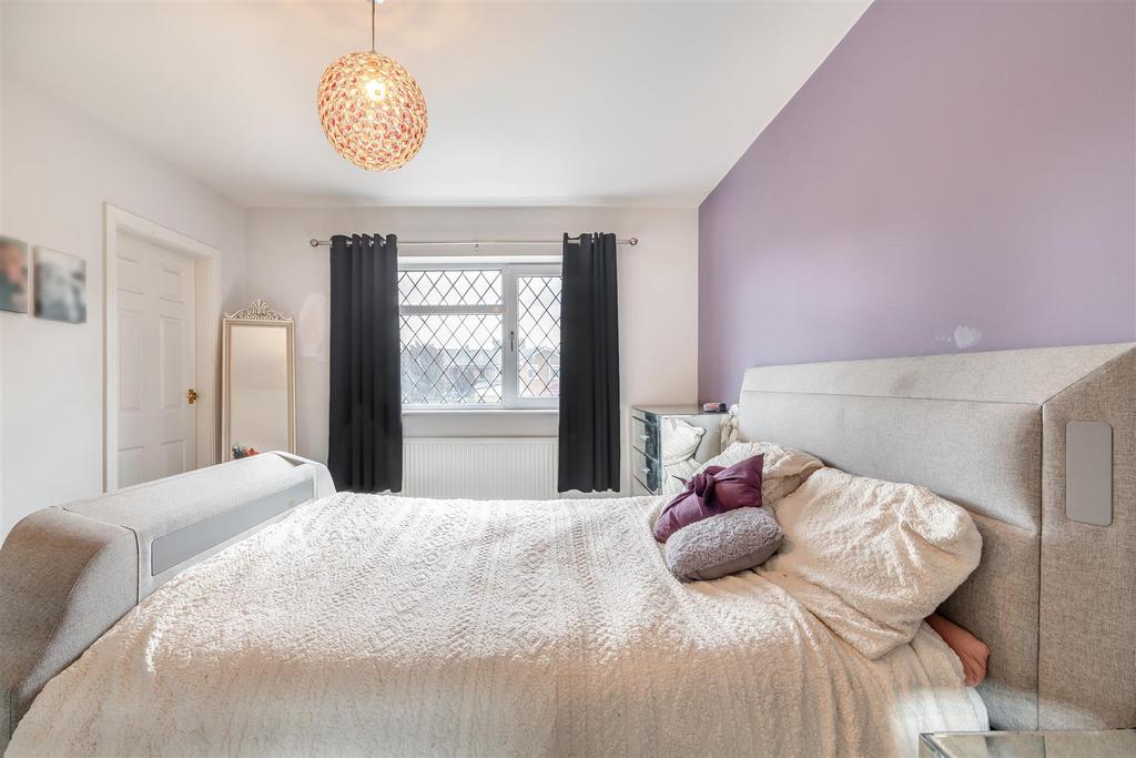 8608373-interior22.jpg