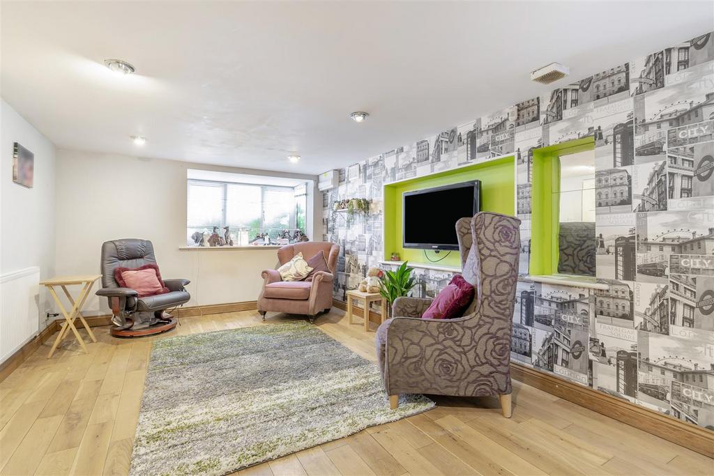 8608373-interior05.jpg