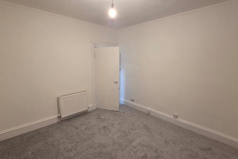 2 bedroom flat to rent, Belville Street, East, Greenock, PA15