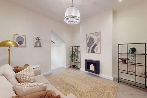 4 bedroom terraced house to rent, Pennard Road, London W12