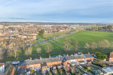 undefined, Greenham Road, Newbury, Berkshire, RG14