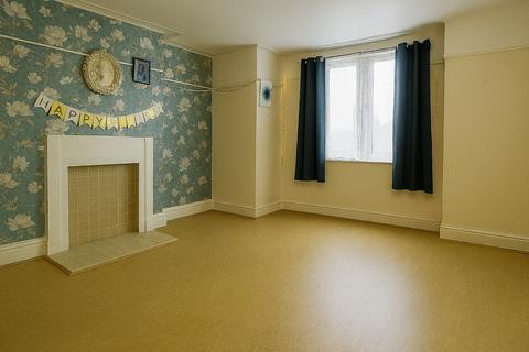 3 bedroom maisonette to rent, London SE20