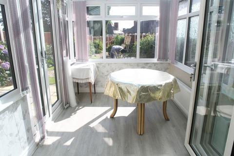 3 bedroom semi-detached house to rent, Tiled House Lane, Brierley Hill DY5