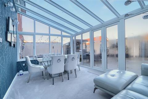 4 bedroom detached house for sale, Chingford Grove, Elm Tree