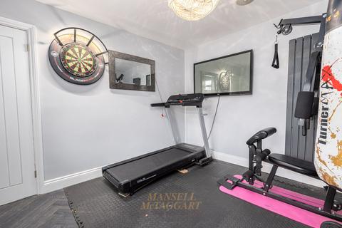 undefined, Saddler Row, Crawley RH10