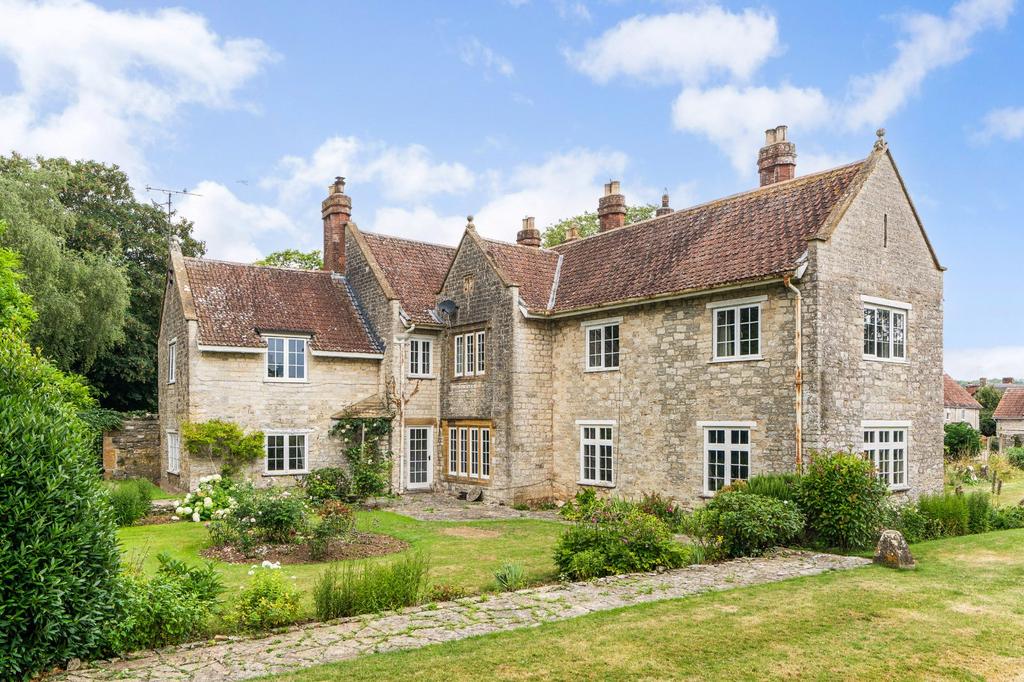 Queen Camel House