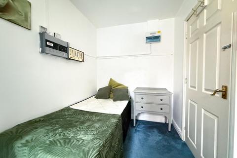 1 bedroom in a house share to rent, Woodway Lane, Coventry CV2