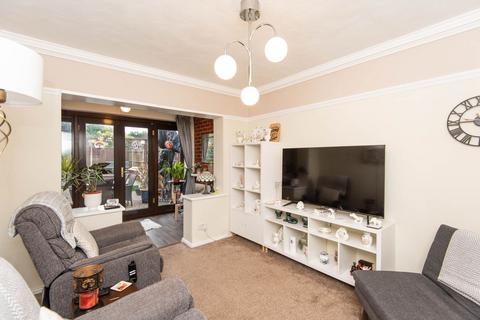 3 bedroom detached house for sale, Broomfield Avenue, Chesterfield S41