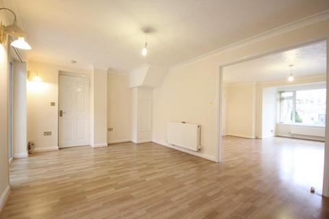 5 bedroom detached house to rent, Vale Close, Harpenden, AL5