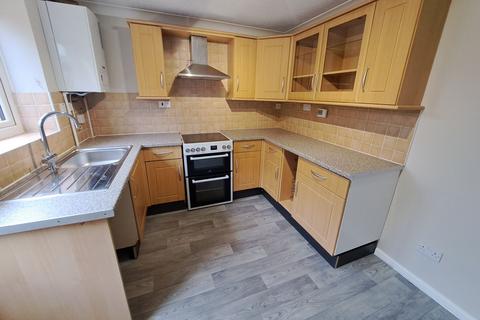 2 bedroom semi-detached house to rent, Newlands, Ashford