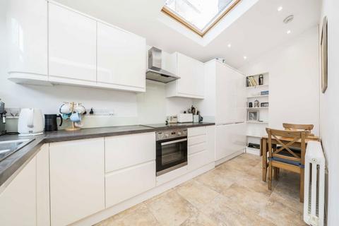 2 bedroom flat for sale, Sunningfields Crescent, Hendon NW4