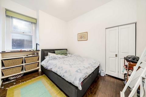 2 bedroom flat for sale, Sunningfields Crescent, Hendon NW4